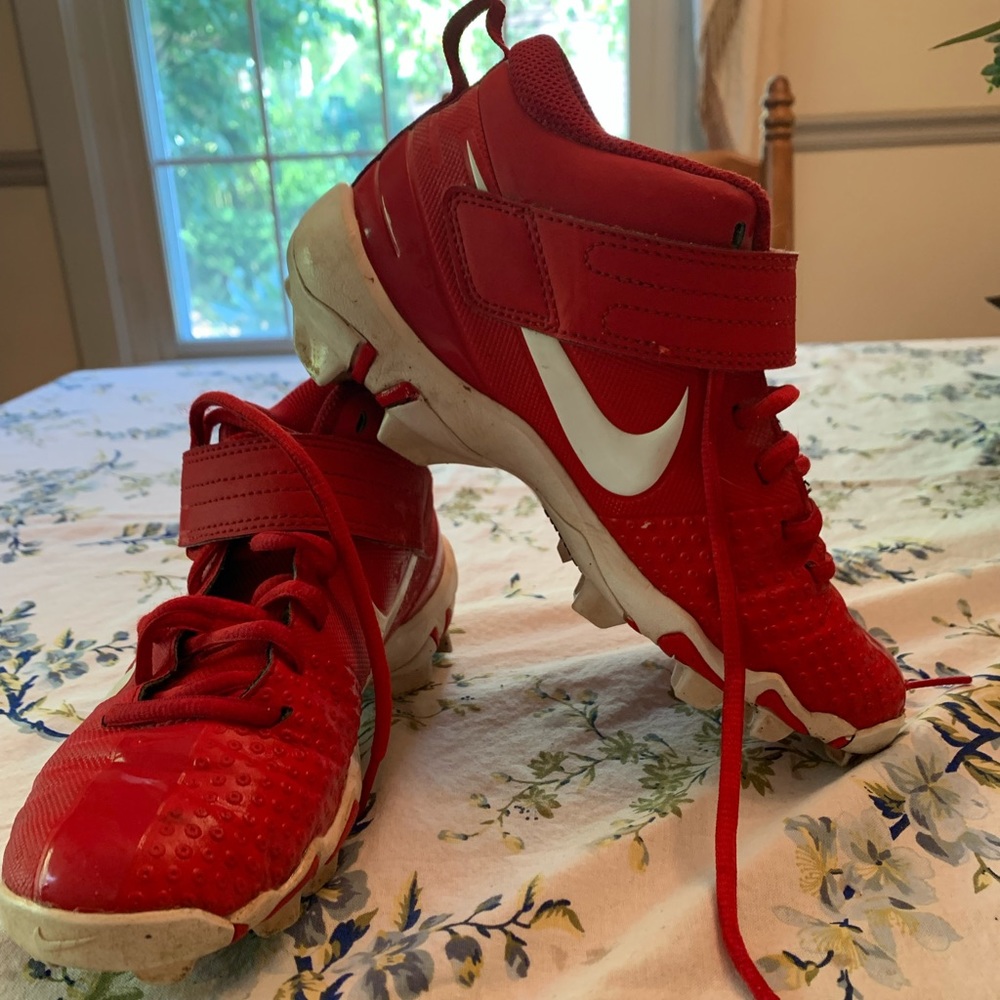 Nike Youth Size 3 Trout Baseball Cleats